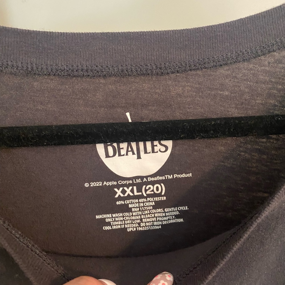 Graphic tee - Picture 4 of 4